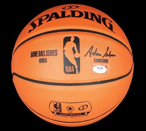 Лук Дончич подписа договор с Далас Маверикс Уилсън В Истински Баскетбол NBA - Футболни топки с автографи